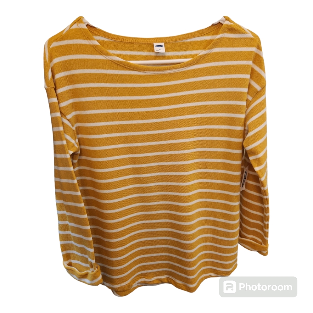 NWT-Old Navy women's long-sleeve top. Size XS Color mustard yellow/white